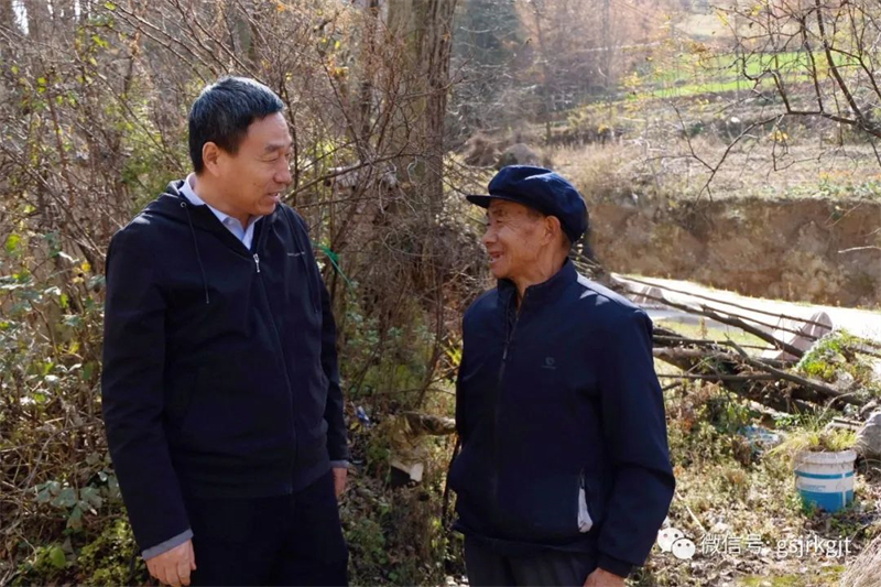 雷火体育（中国）官方网站-LEIHUO SPORTS
在帮扶村开展“冬季送温暖”活动