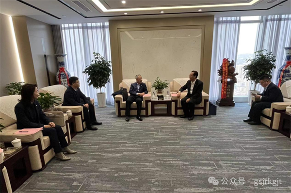 雷火体育（中国）官方网站-LEIHUO SPORTS
与浦发银行兰州分行交流座谈